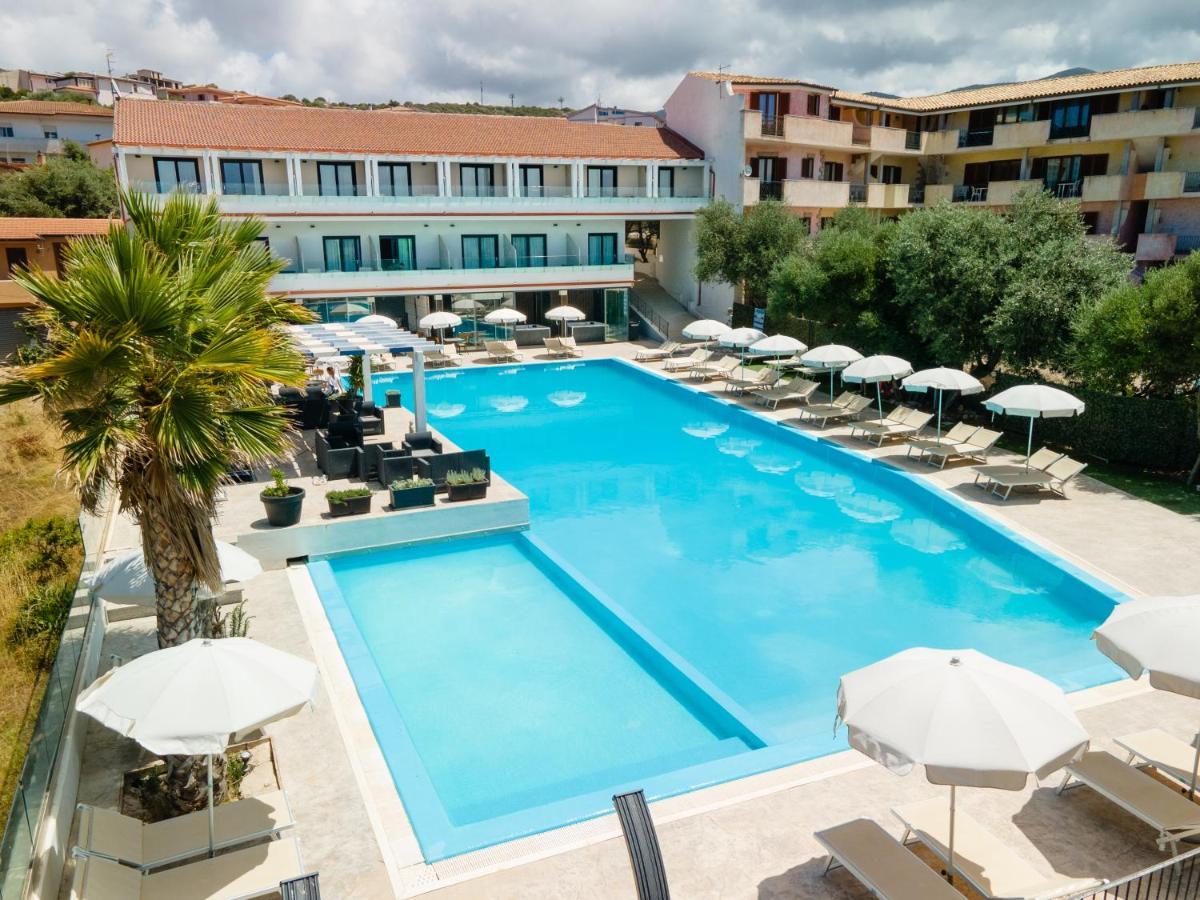 Horizon Hotel Badesi Esterno foto